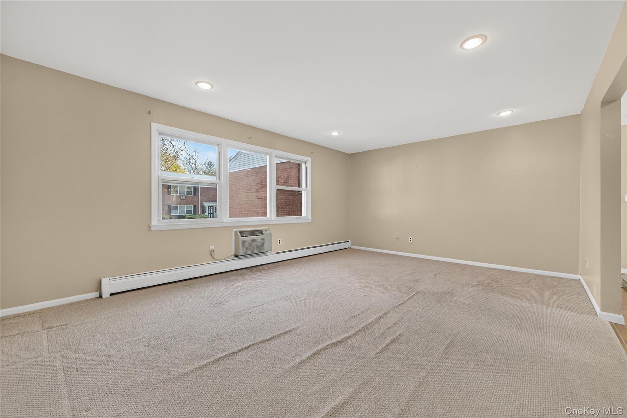 5 Oxford Court Unit: 7815