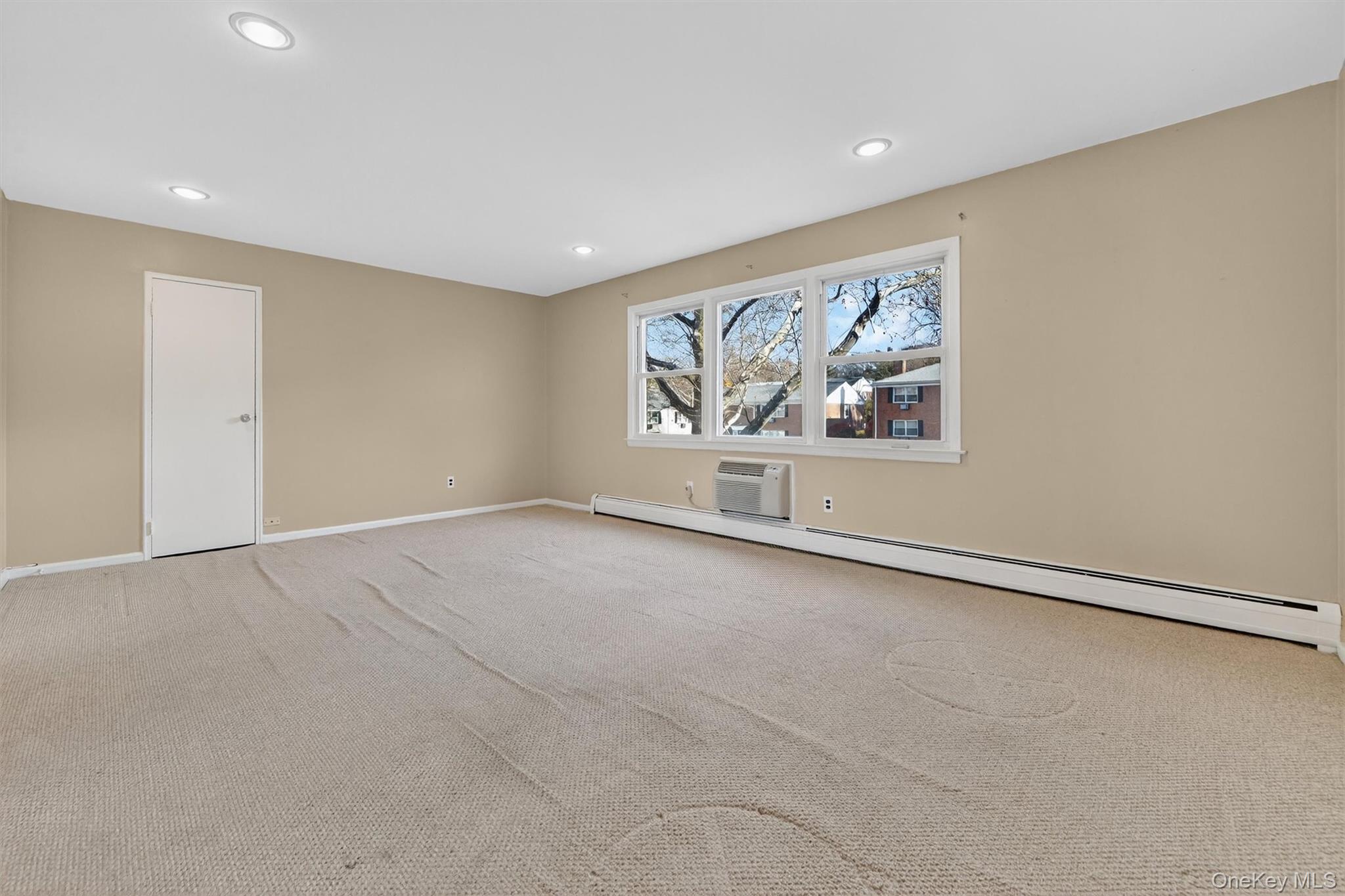 5 Oxford Court Unit: 7815