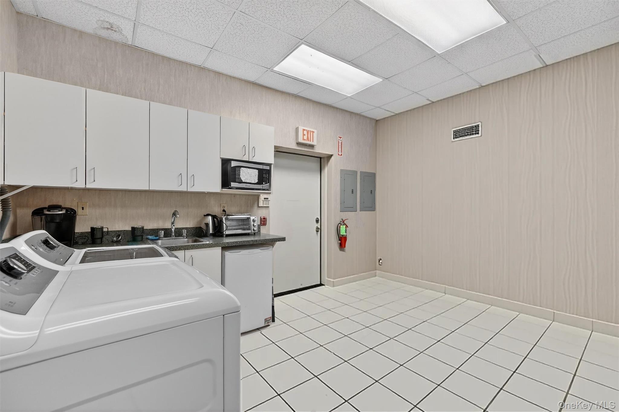 24-26 Liberty Square Mall