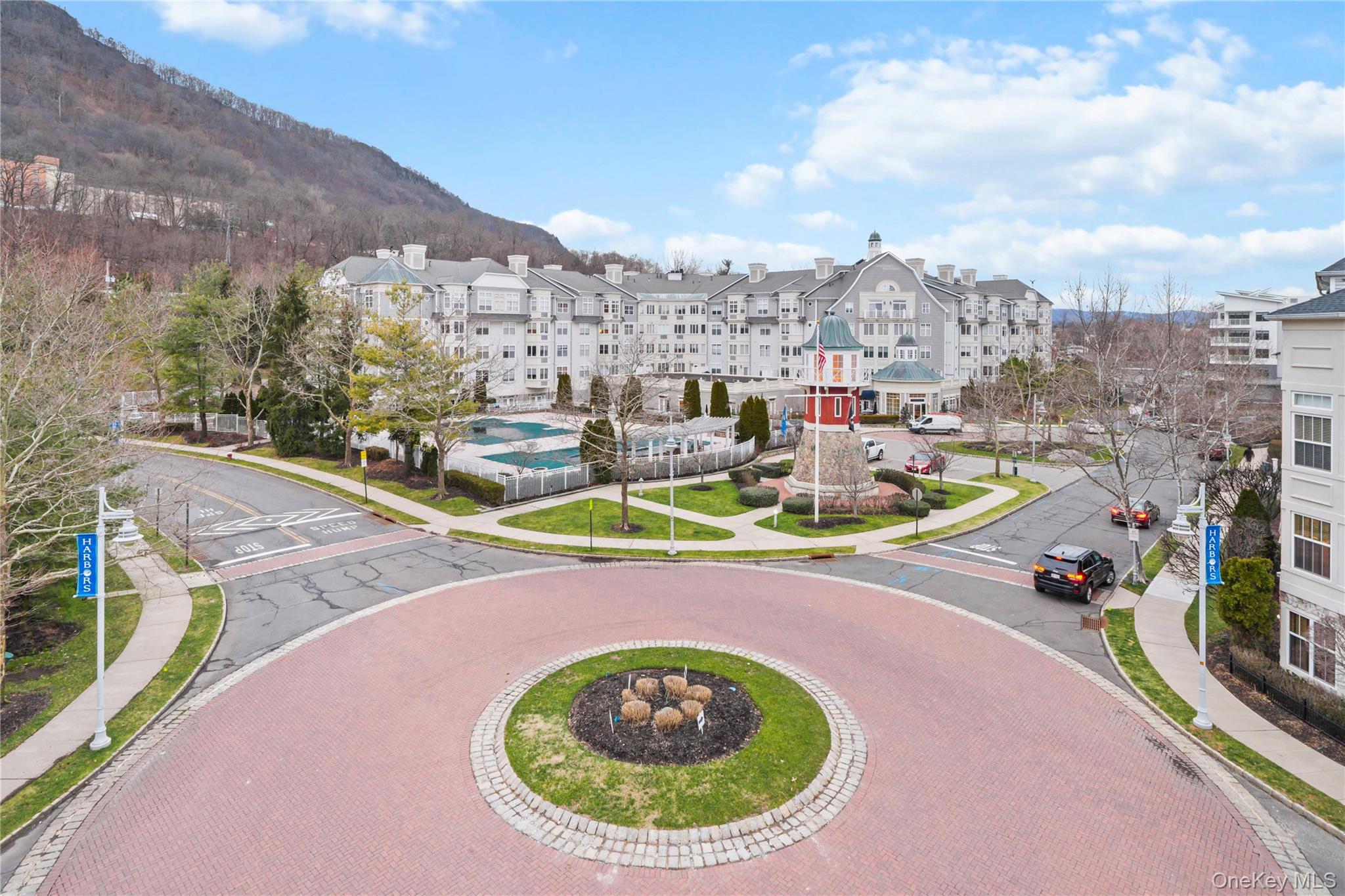 3 Harbor Pointe Drive