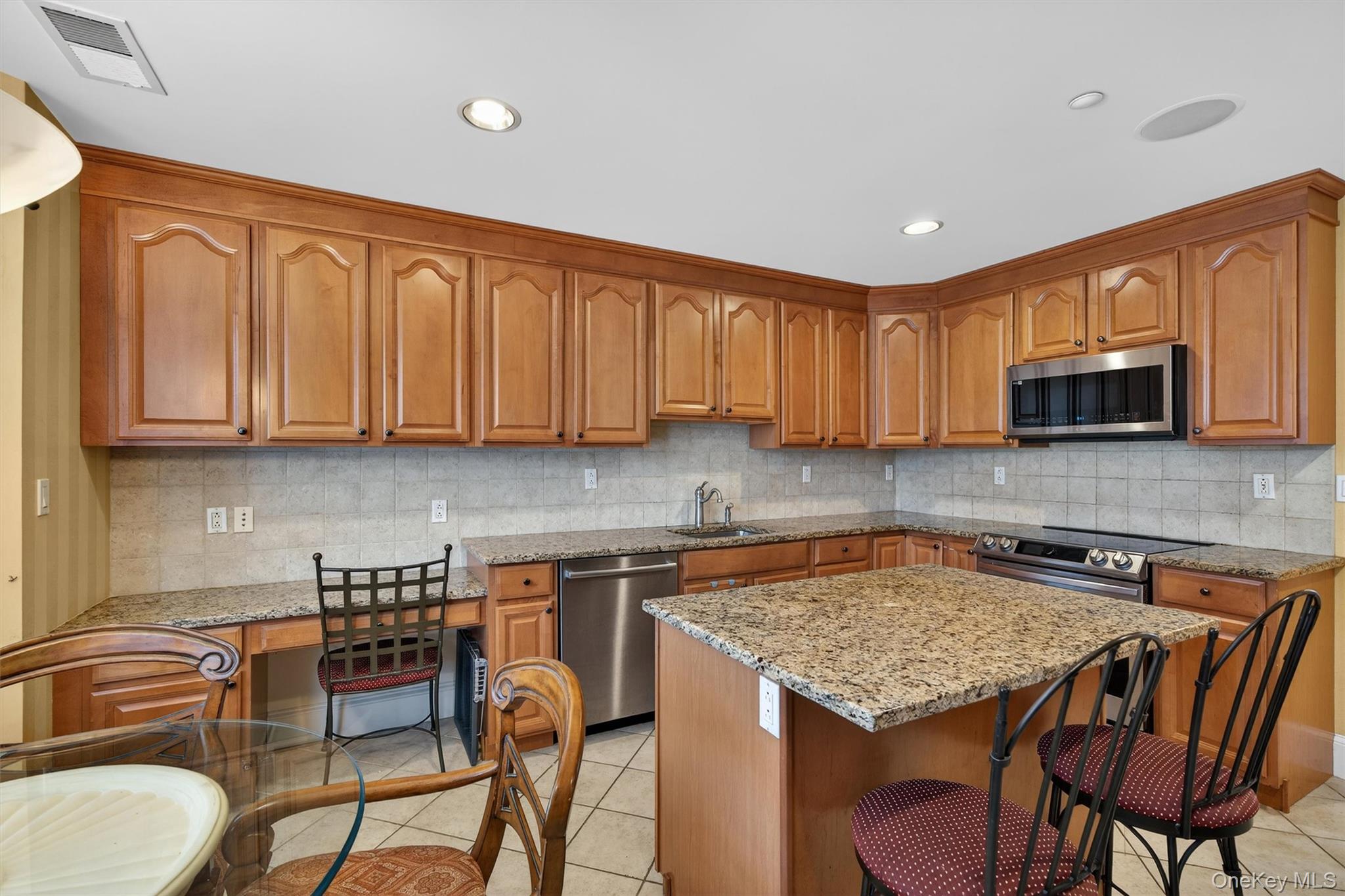 3 Harbor Pointe Drive