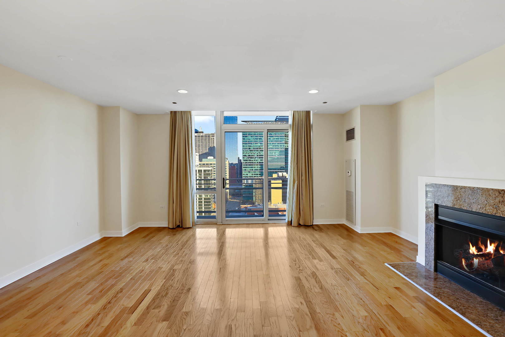 737 W Washington Boulevard Unit: 1802