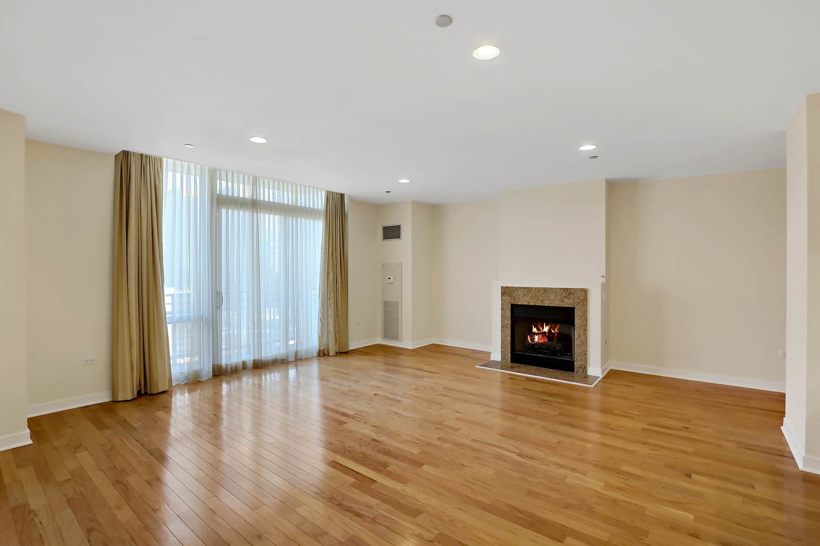 737 W Washington Boulevard Unit: 1802