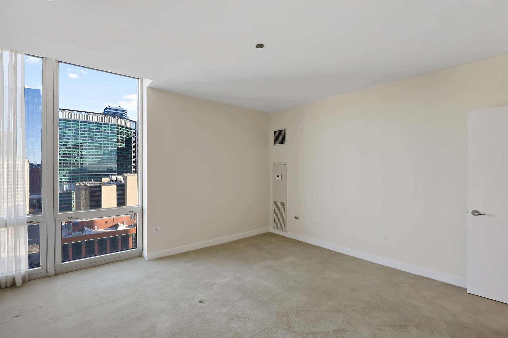 737 W Washington Boulevard Unit: 1802