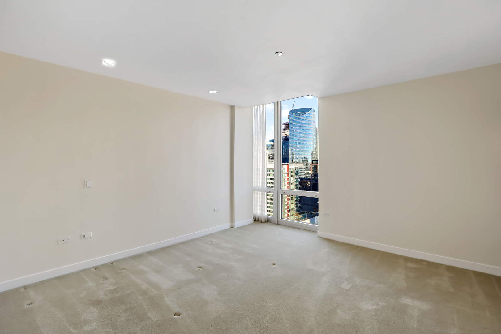 737 W Washington Boulevard Unit: 1802
