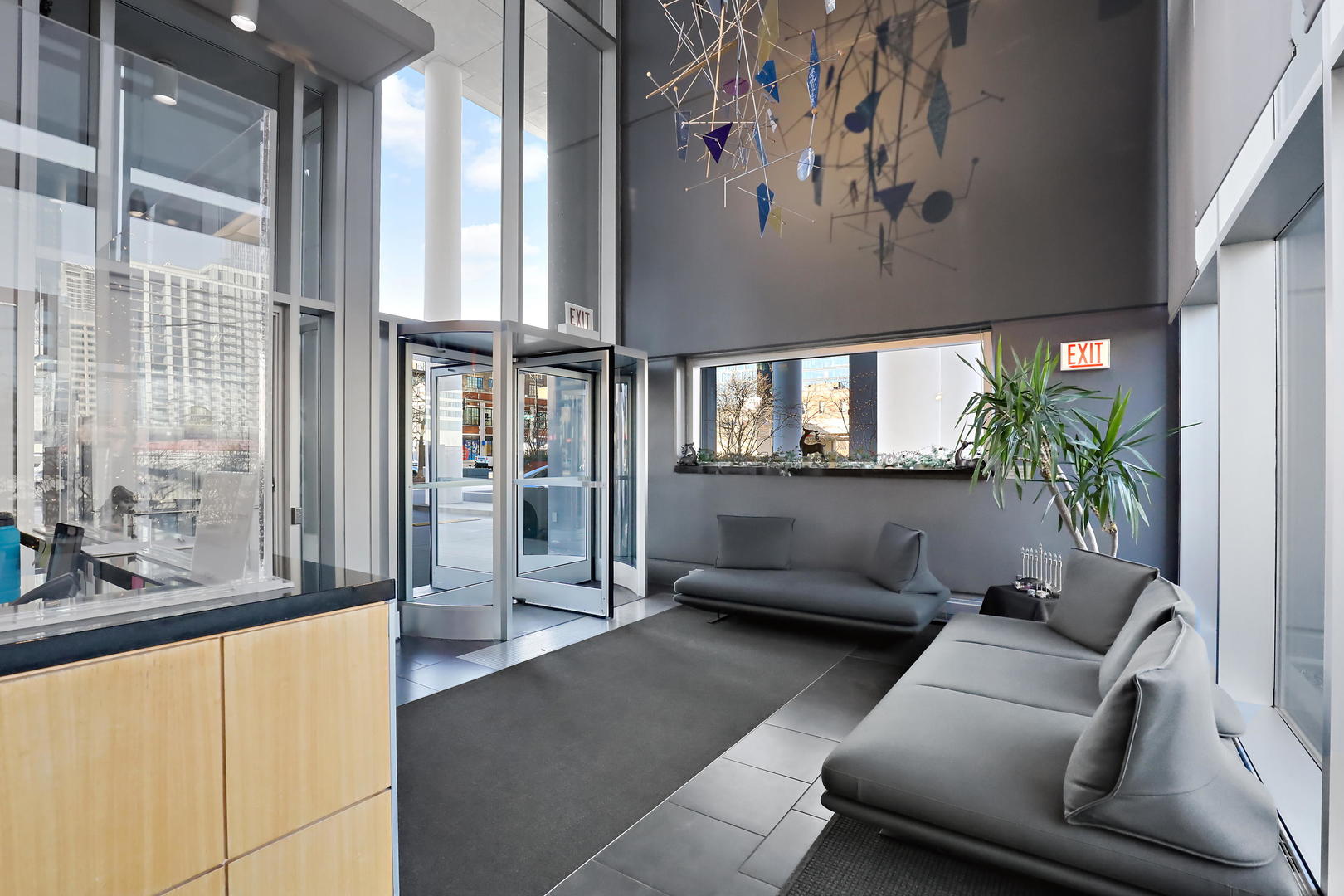 737 W Washington Boulevard Unit: 1802