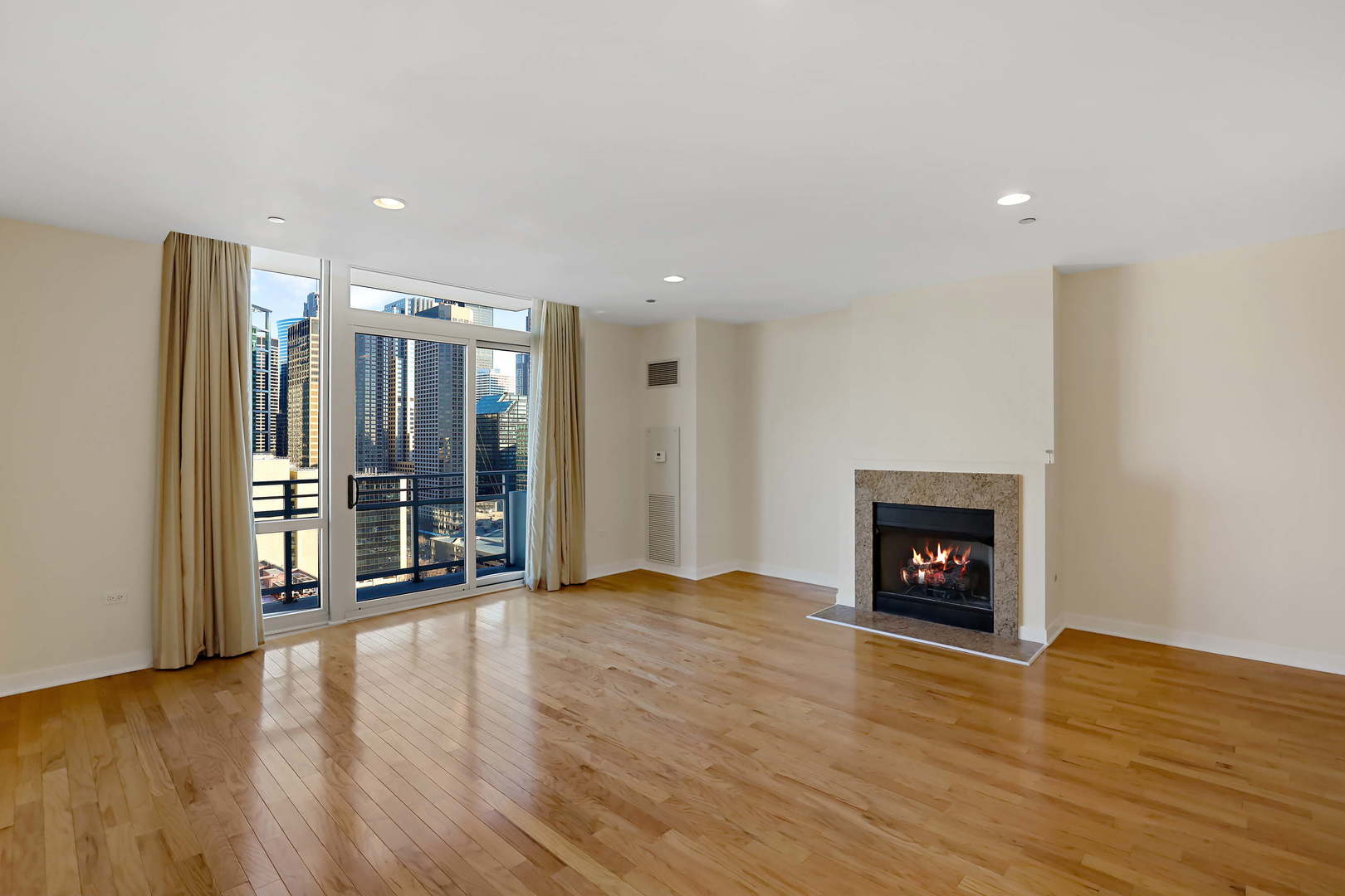 737 W Washington Boulevard Unit: 1802