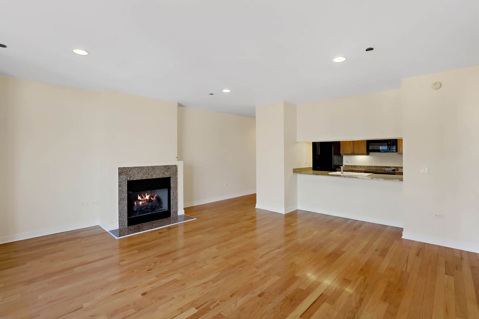 737 W Washington Boulevard Unit: 1802