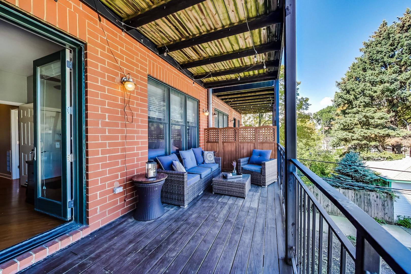 1836 W Belmont Avenue Unit: 2