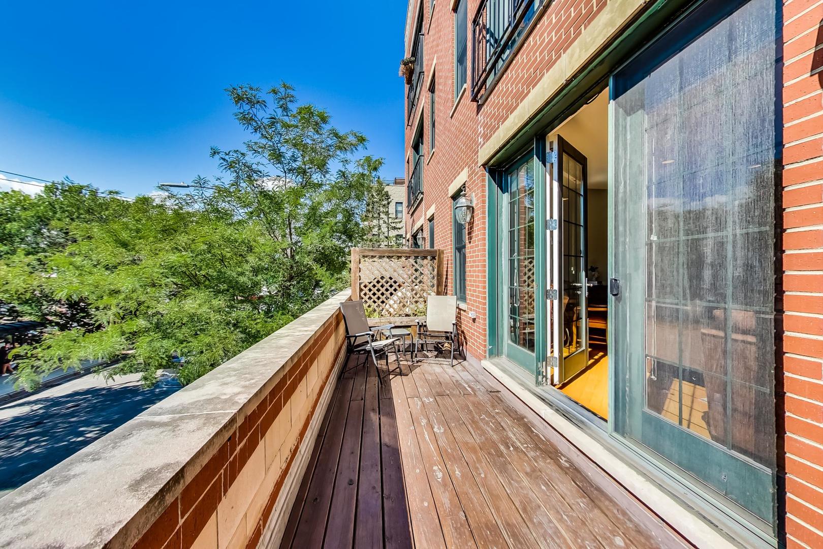 1836 W Belmont Avenue Unit: 2