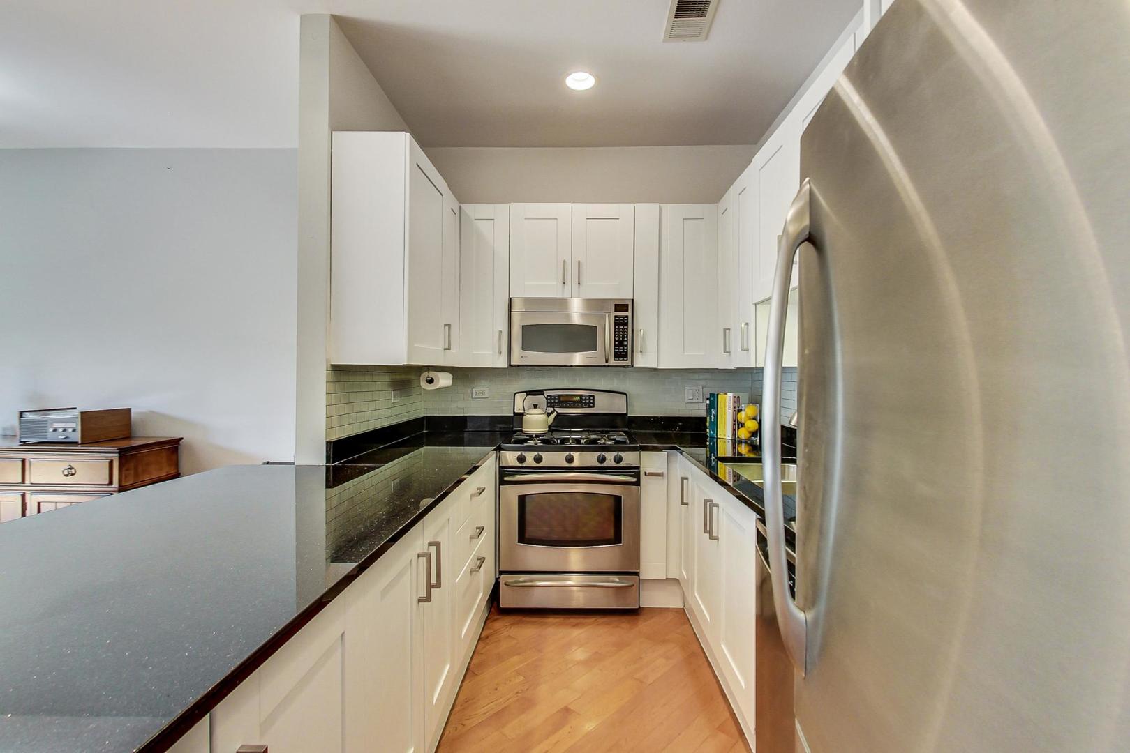 1836 W Belmont Avenue Unit: 2