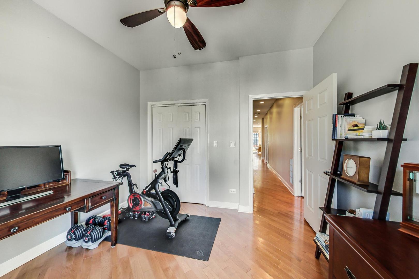 1836 W Belmont Avenue Unit: 2