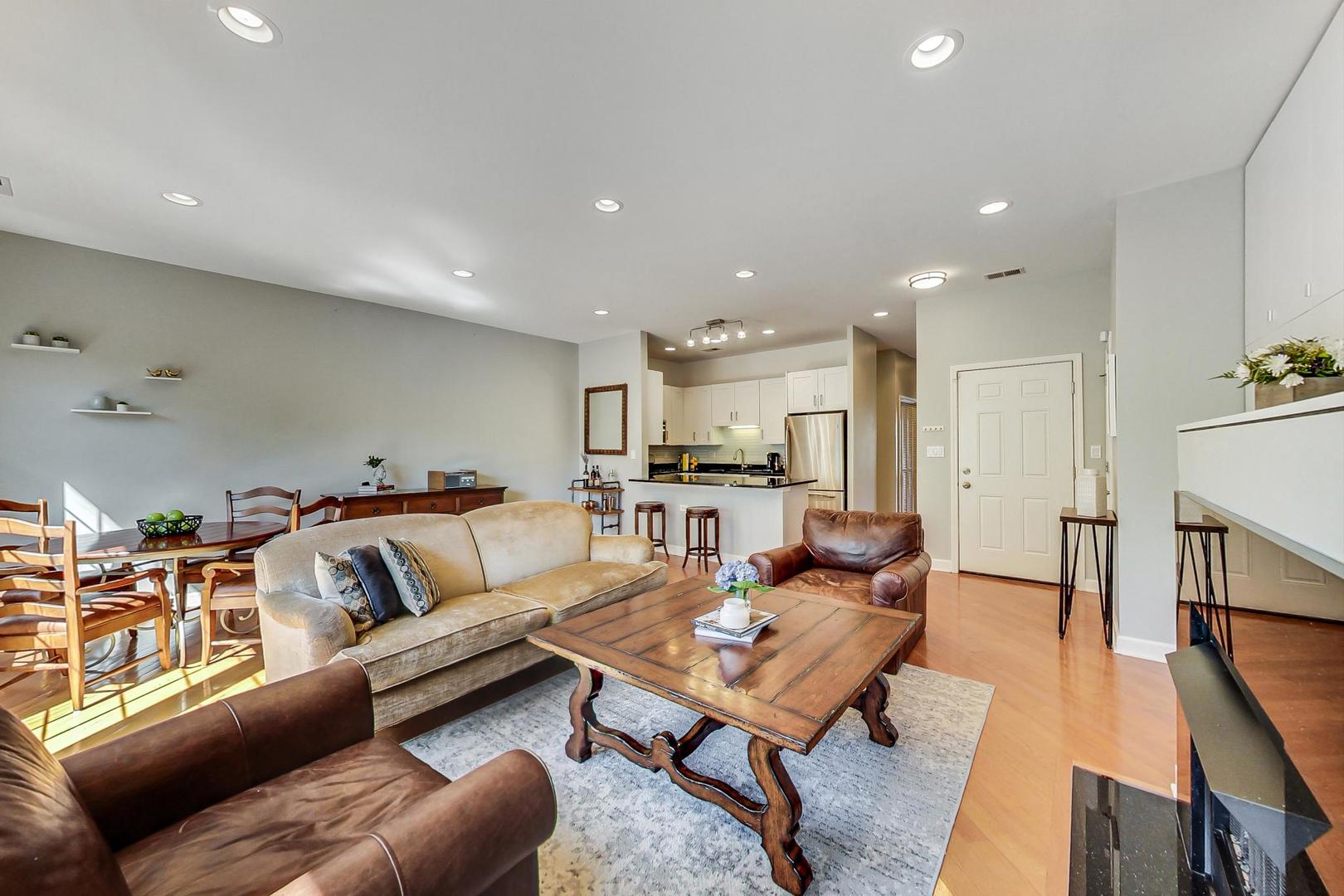 1836 W Belmont Avenue Unit: 2