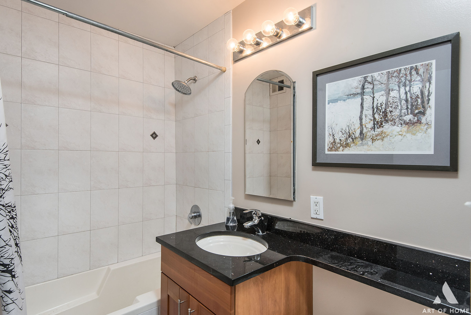 33 E Cedar Street Unit: 10C