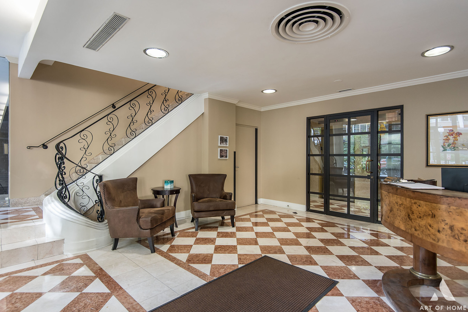 33 E Cedar Street Unit: 10C