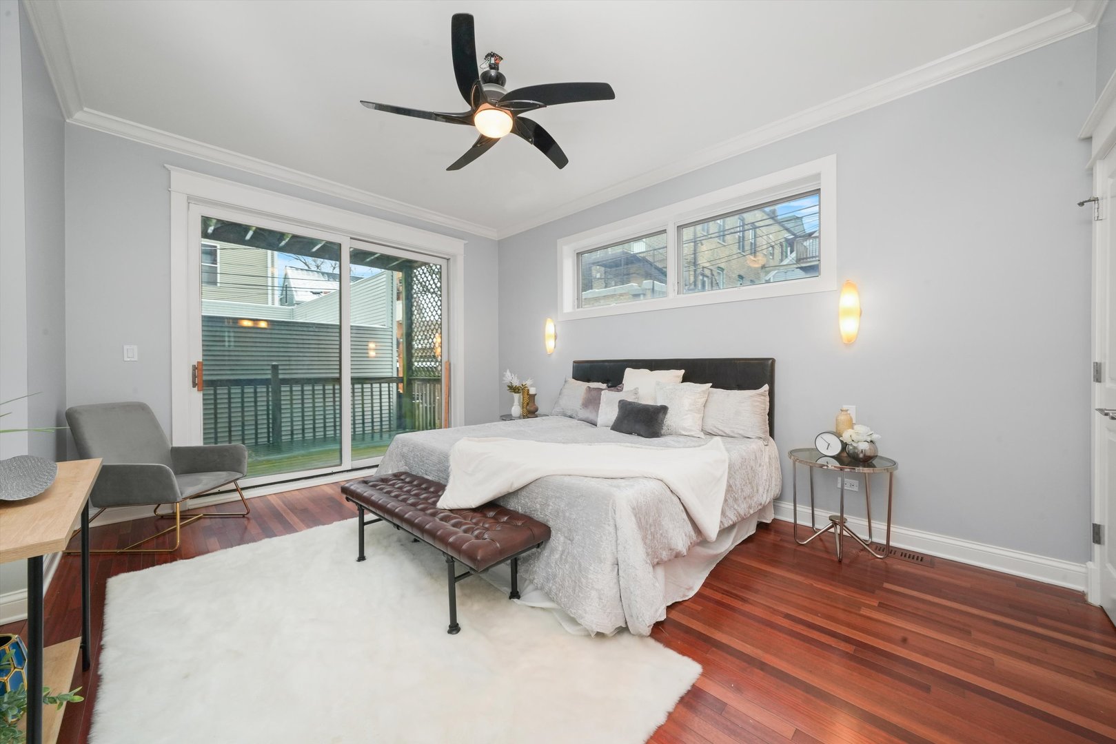 1712 W BEACH Avenue Unit: 1