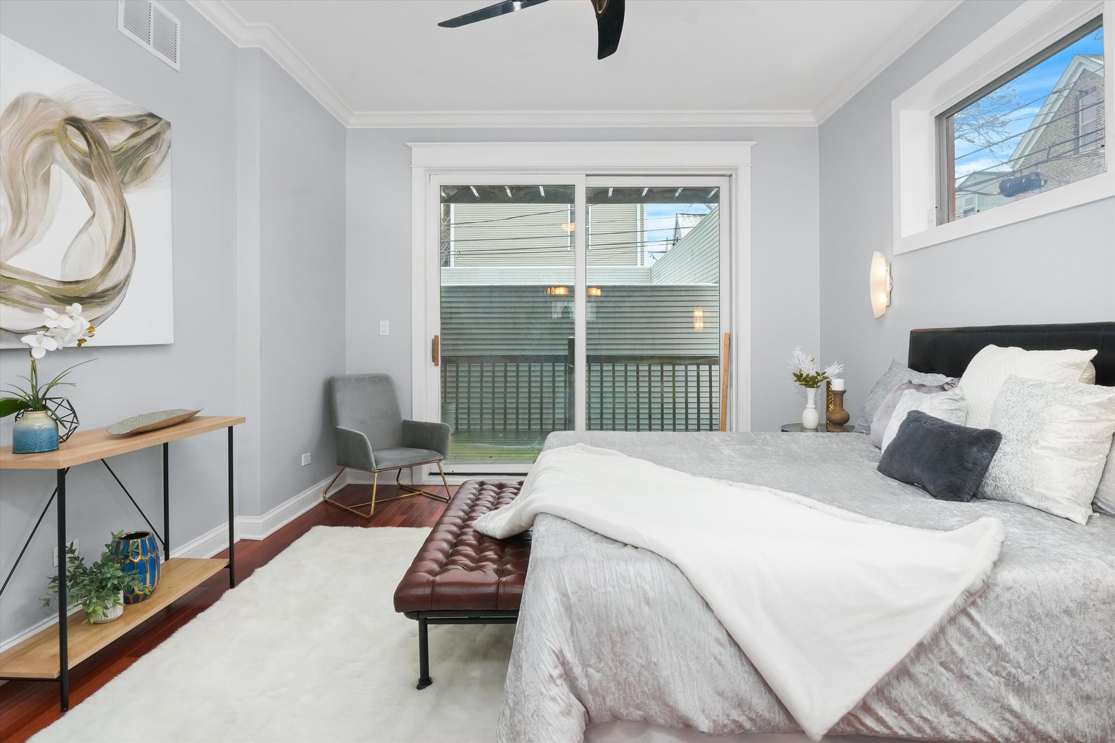 1712 W BEACH Avenue Unit: 1