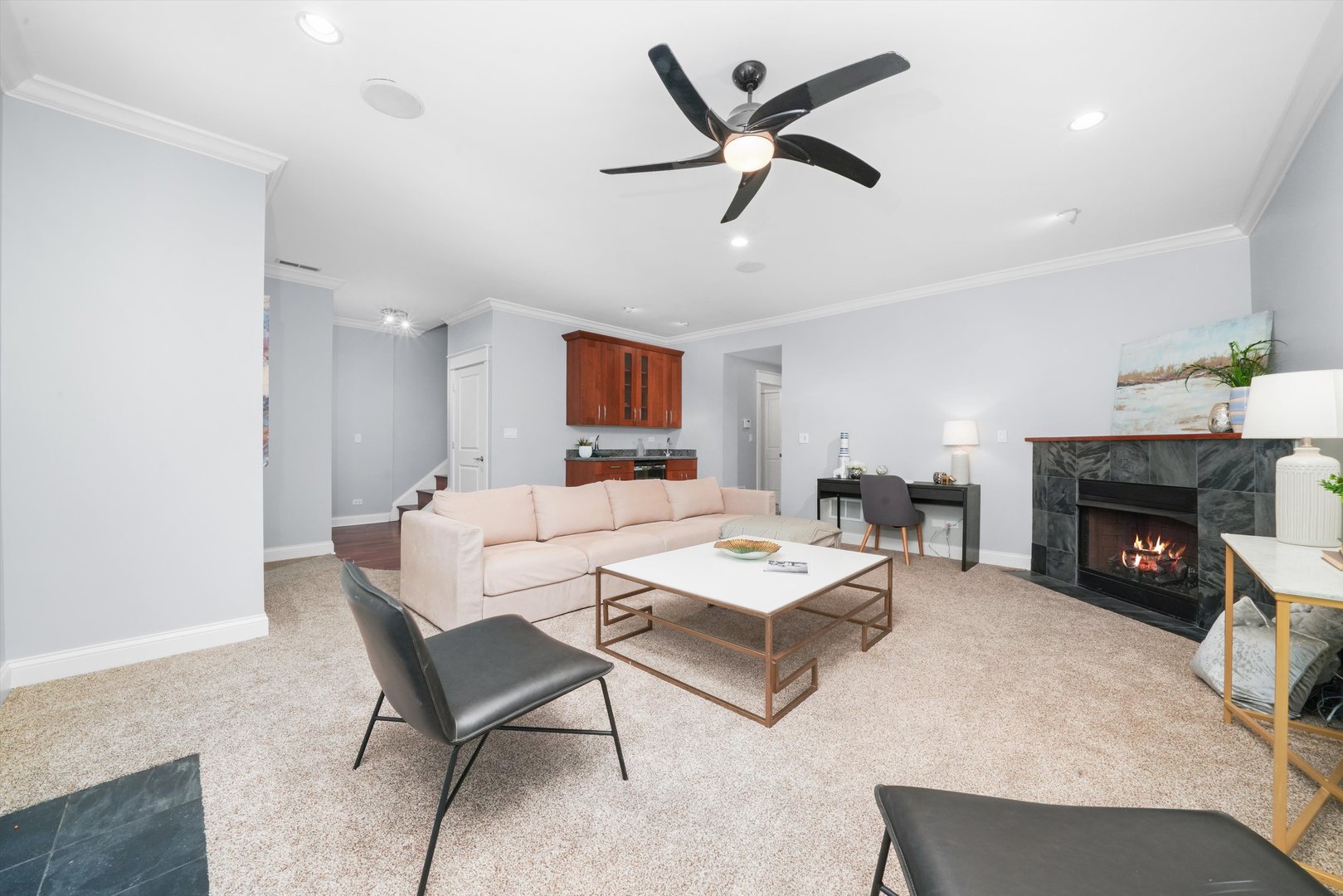 1712 W BEACH Avenue Unit: 1