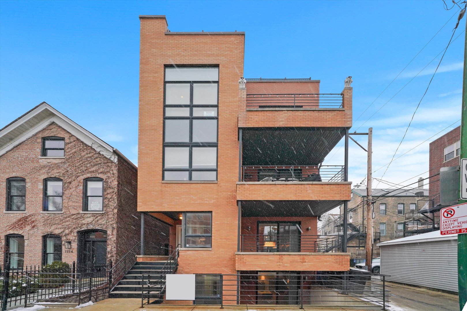 1712 W BEACH Avenue Unit: 1