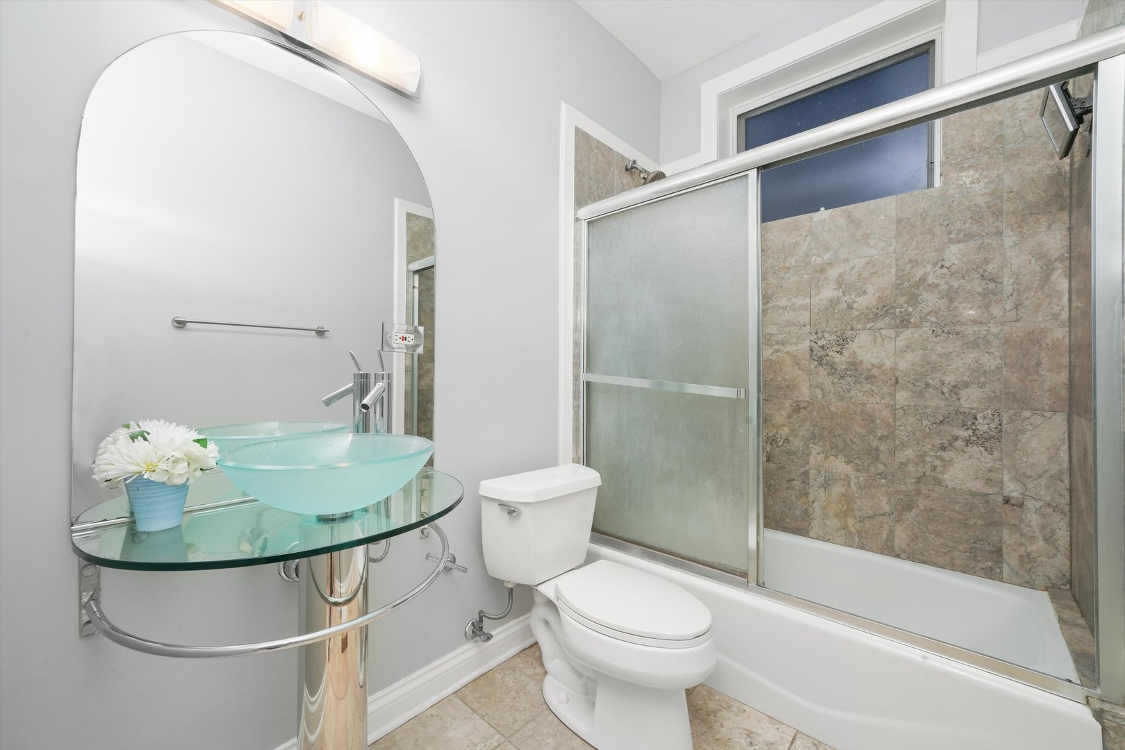 1712 W BEACH Avenue Unit: 1