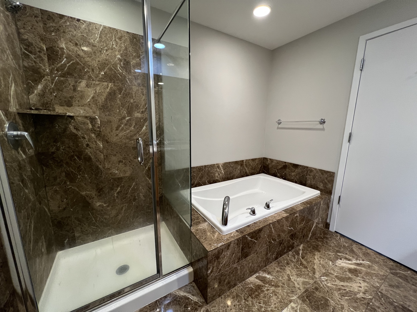 600 N Lake Shore Drive Unit: 3203