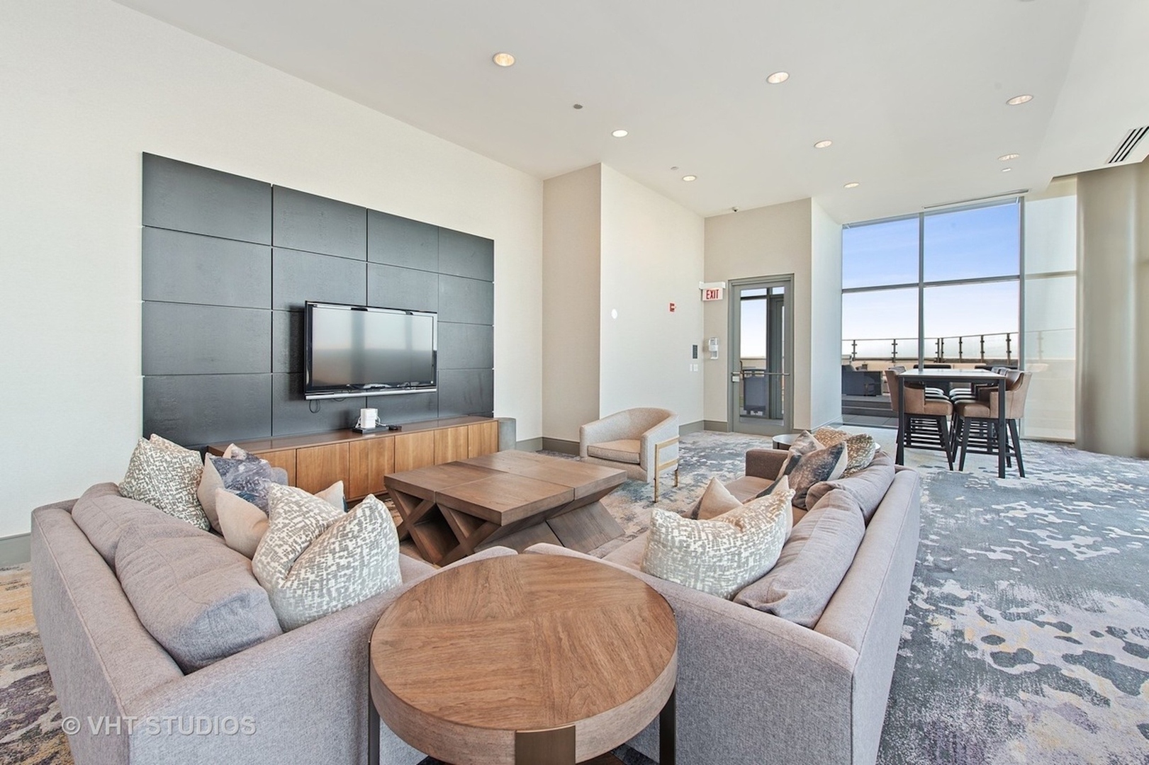 600 N Lake Shore Drive Unit: 3203