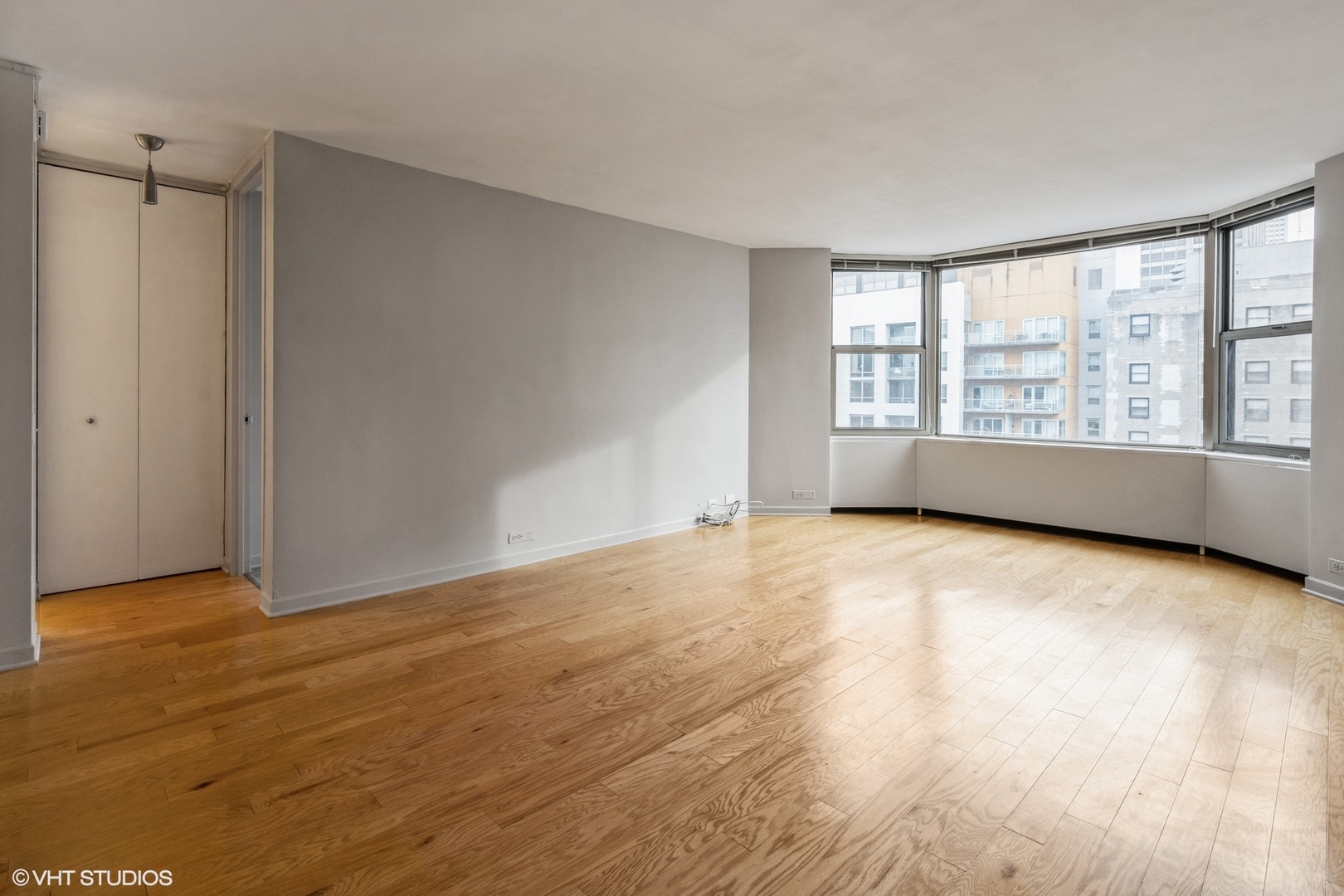 535 N Michigan Avenue Unit: 2606