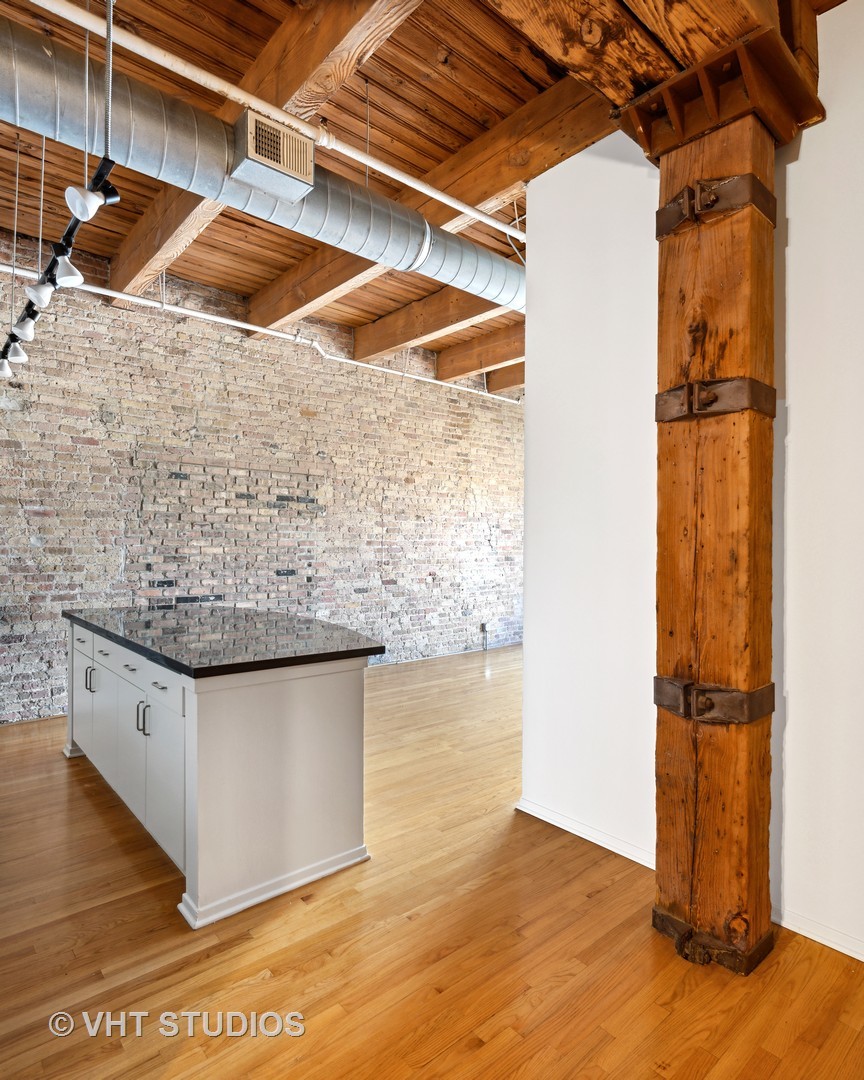 375 W ERIE Street Unit: 505