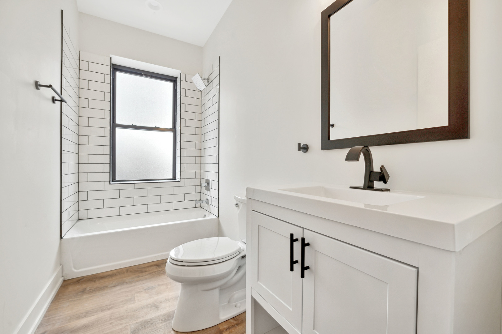 2219 N Hamilton Avenue Unit: 202