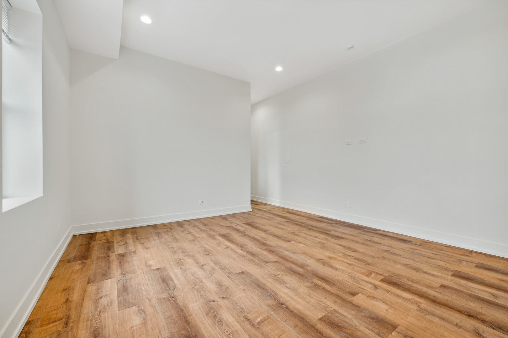 2219 N Hamilton Avenue Unit: 202