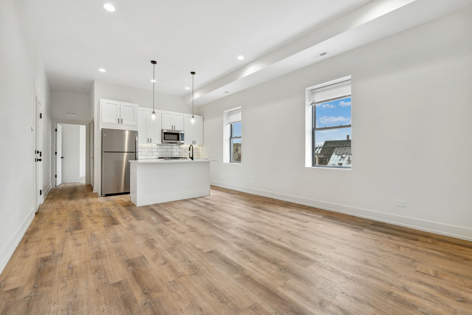 2219 N Hamilton Avenue Unit: 202