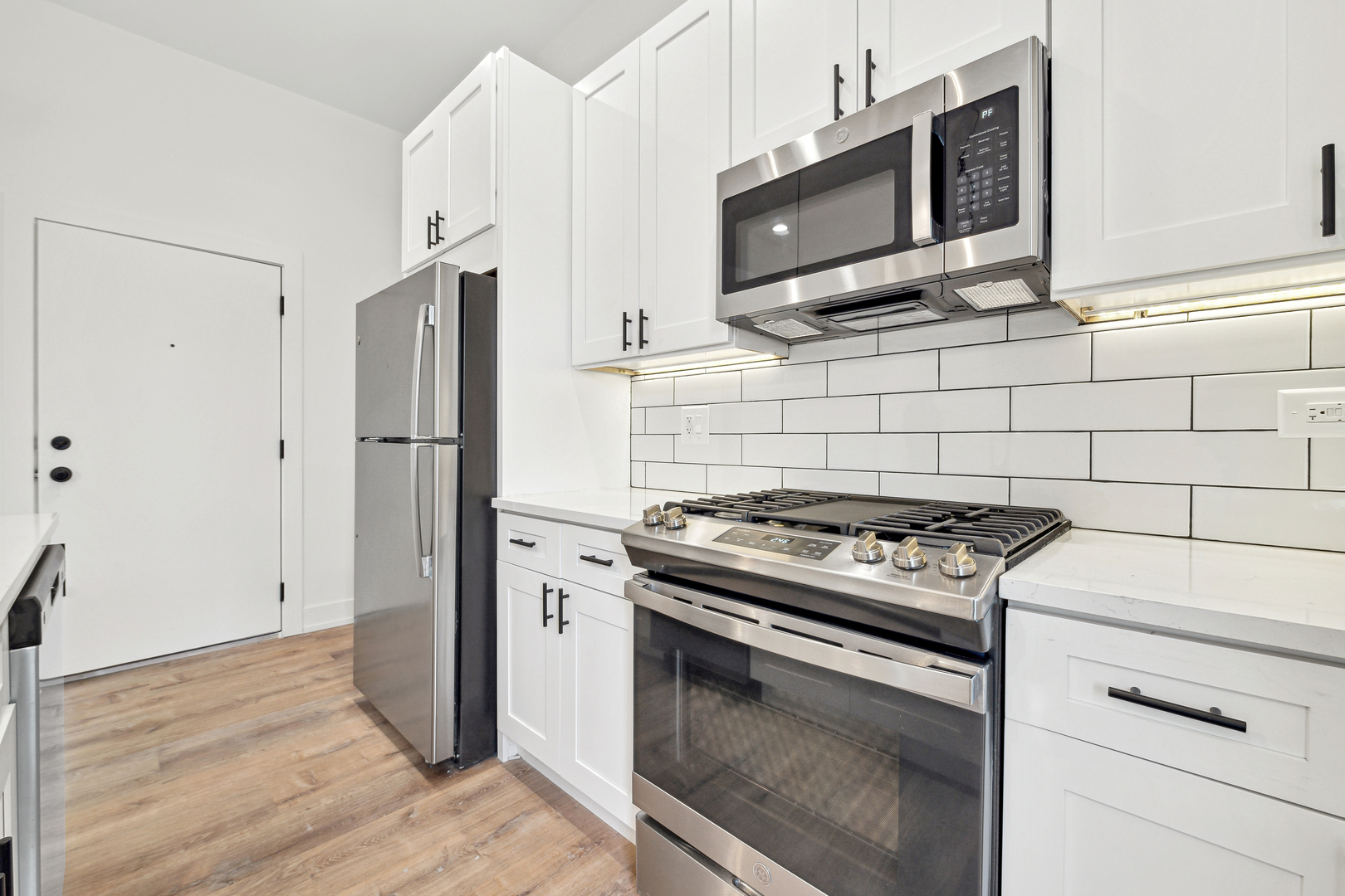 2219 N Hamilton Avenue Unit: 202