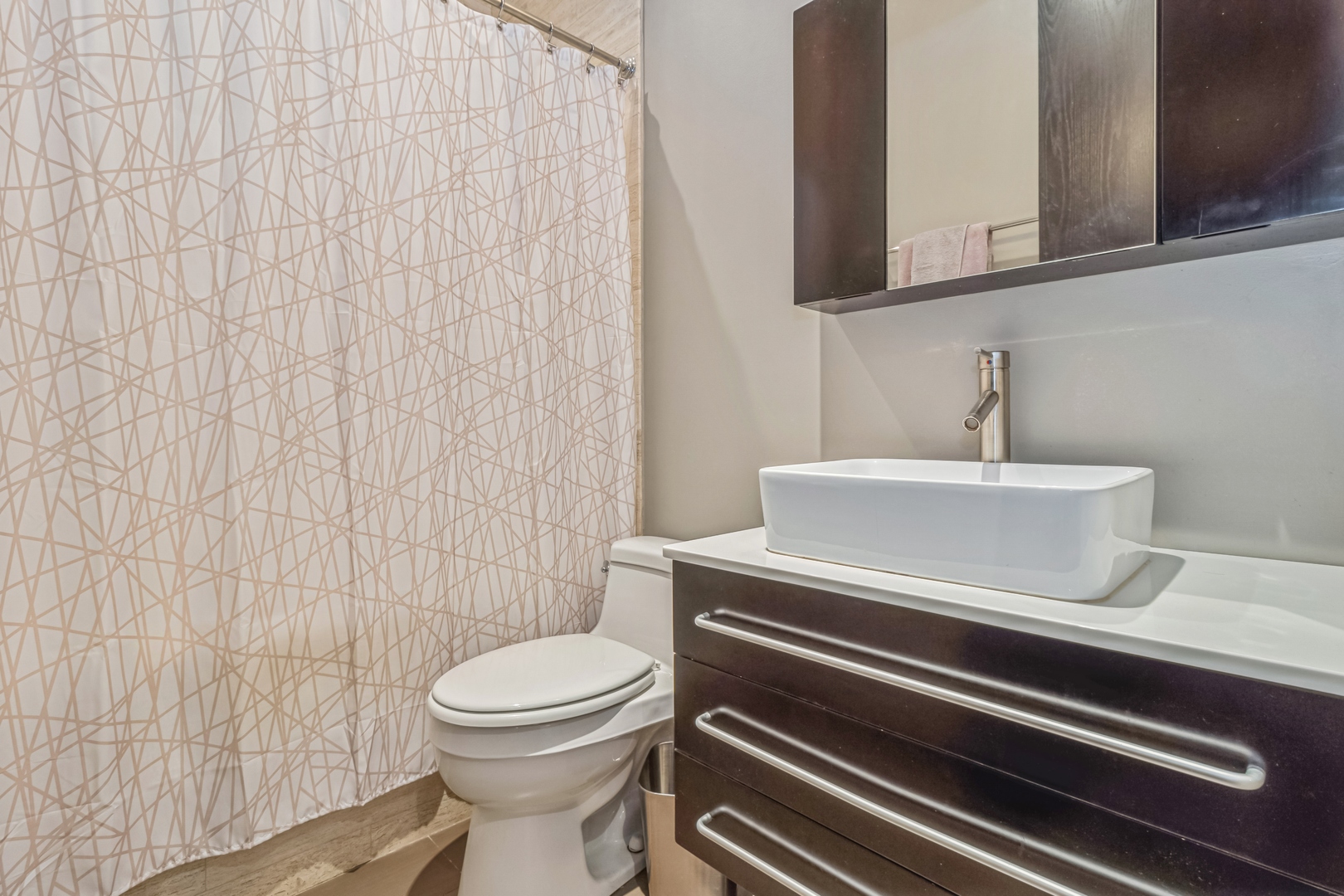 1735 W Erie Street Unit: 1S