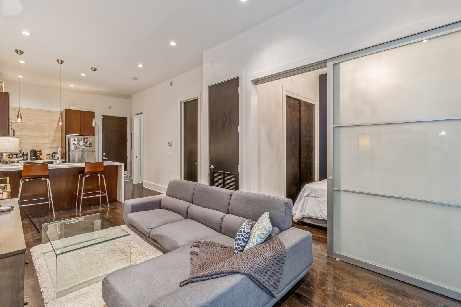 1735 W Erie Street Unit: 1S