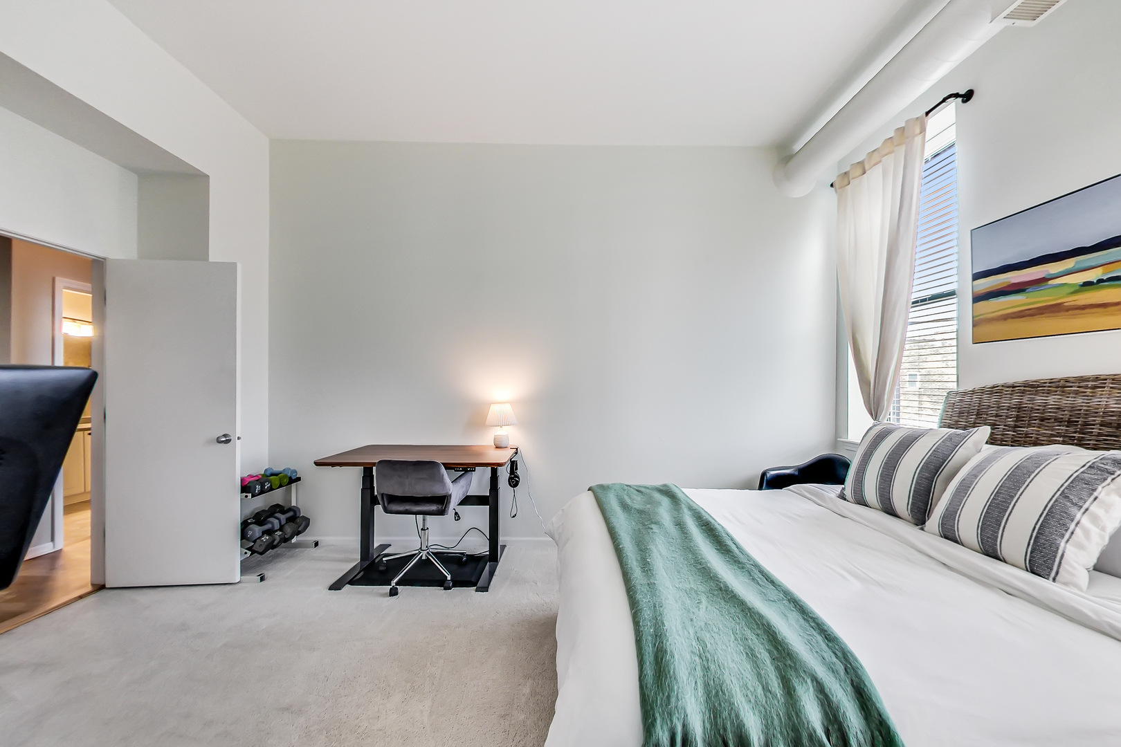 2512 N Bosworth Avenue Unit: 208