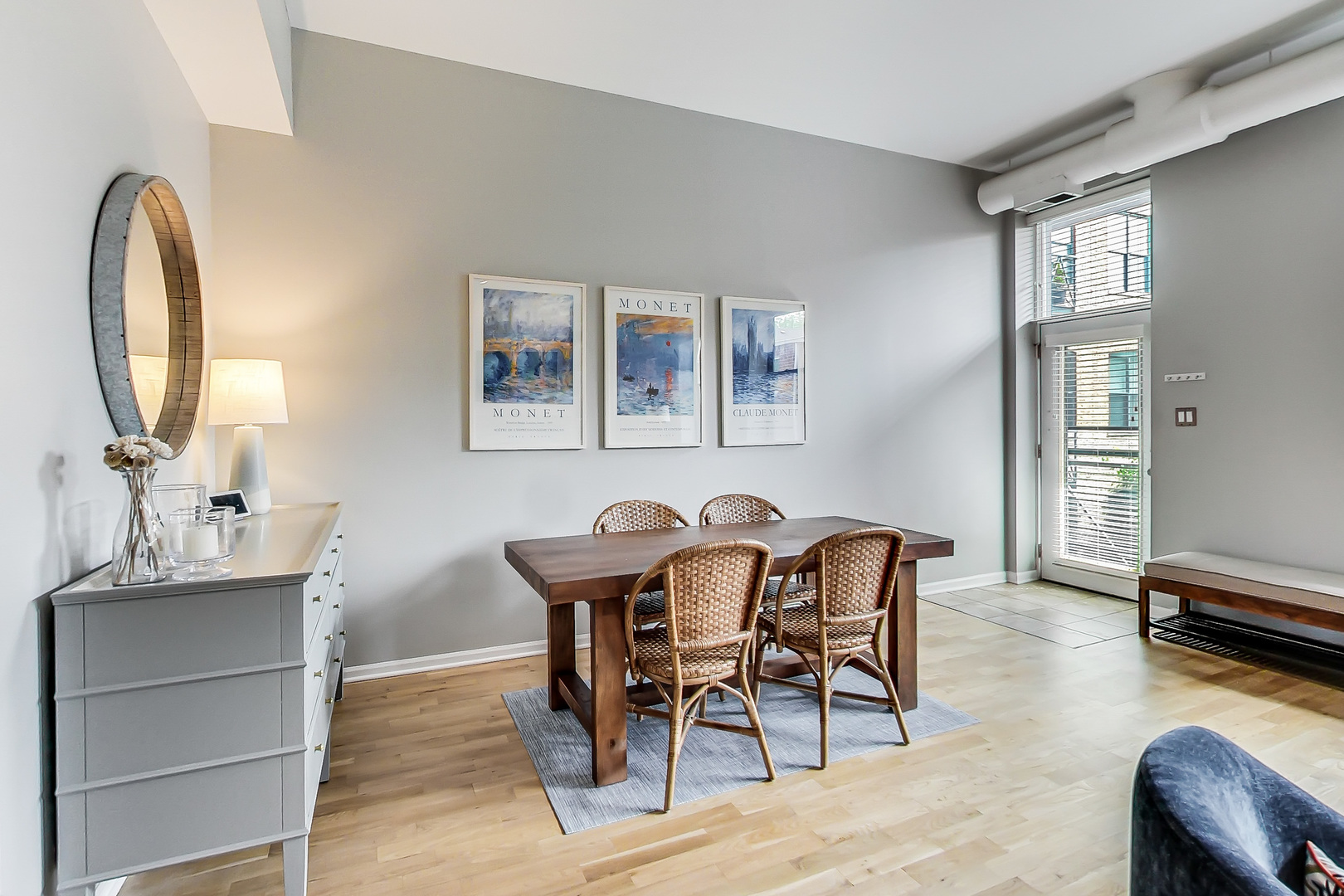 2512 N Bosworth Avenue Unit: 208