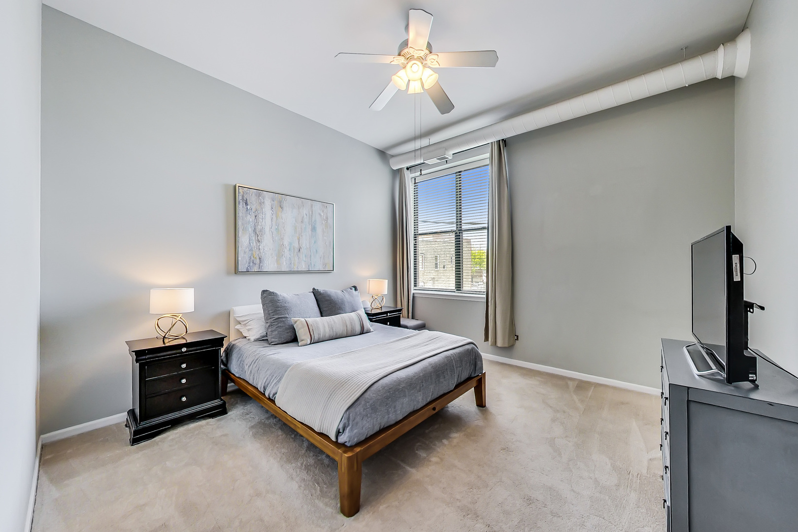 2512 N Bosworth Avenue Unit: 208