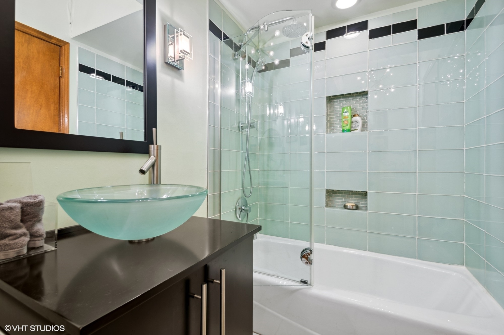 4334 N Sheridan Road Unit: 2