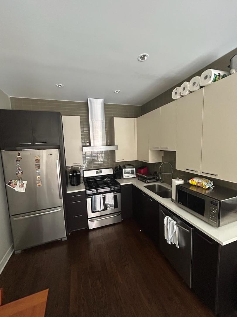 1429 N Sedgwick Street Unit: 2N