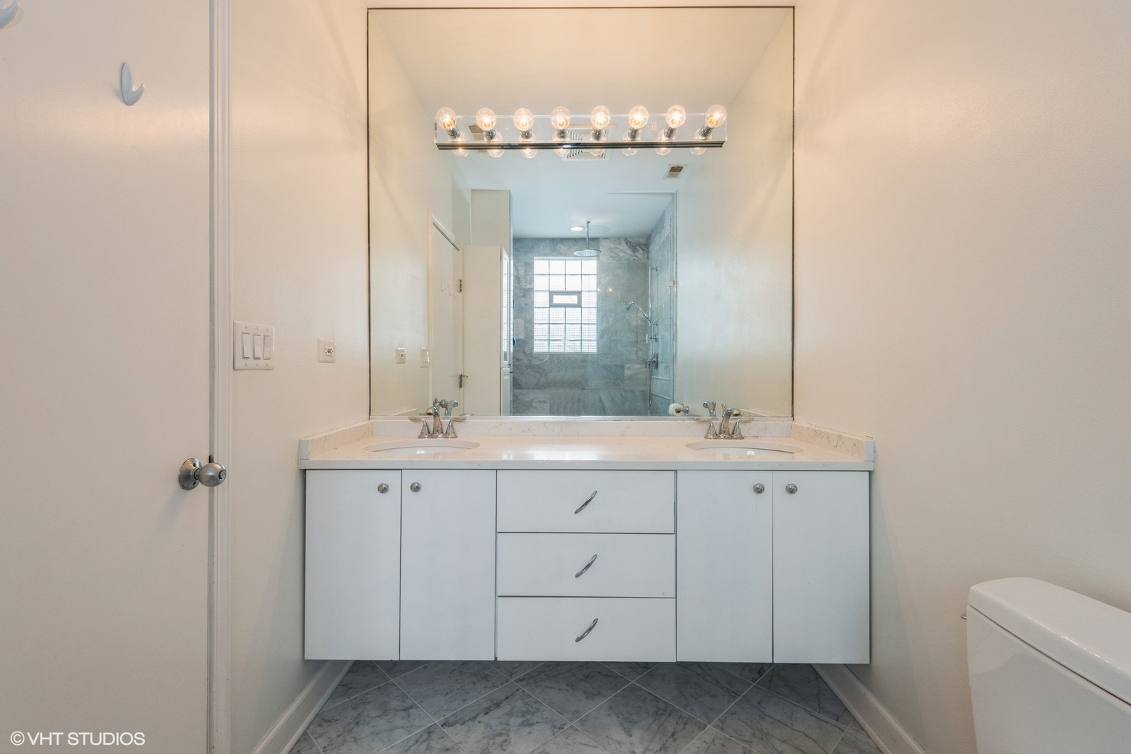 2026 W Pierce Avenue Unit: 6