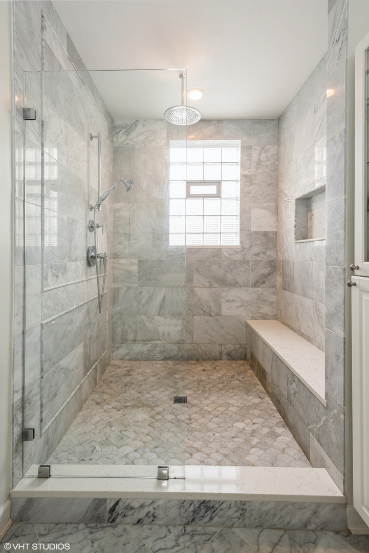 2026 W Pierce Avenue Unit: 6