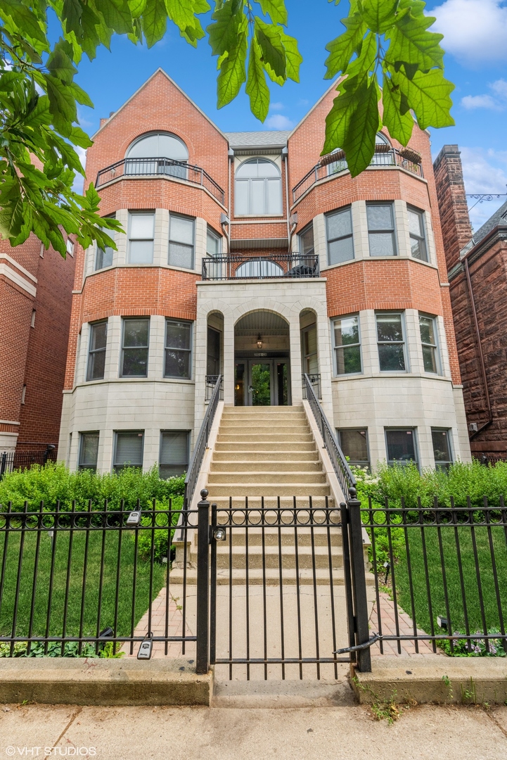 2026 W Pierce Avenue Unit: 6