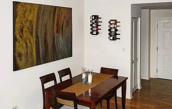 2762 N Lincoln Avenue Unit: 303