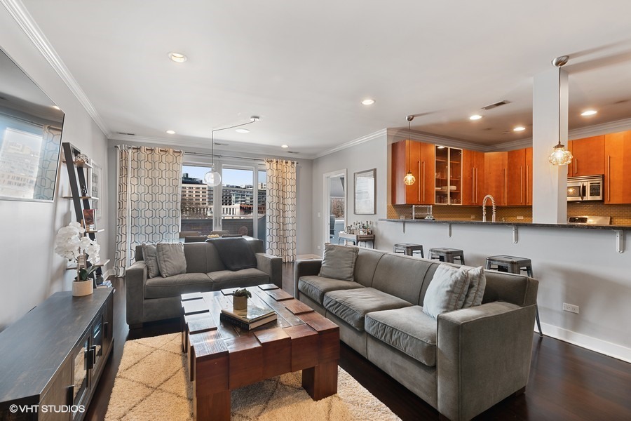 825 N Hudson Avenue Unit: 3D