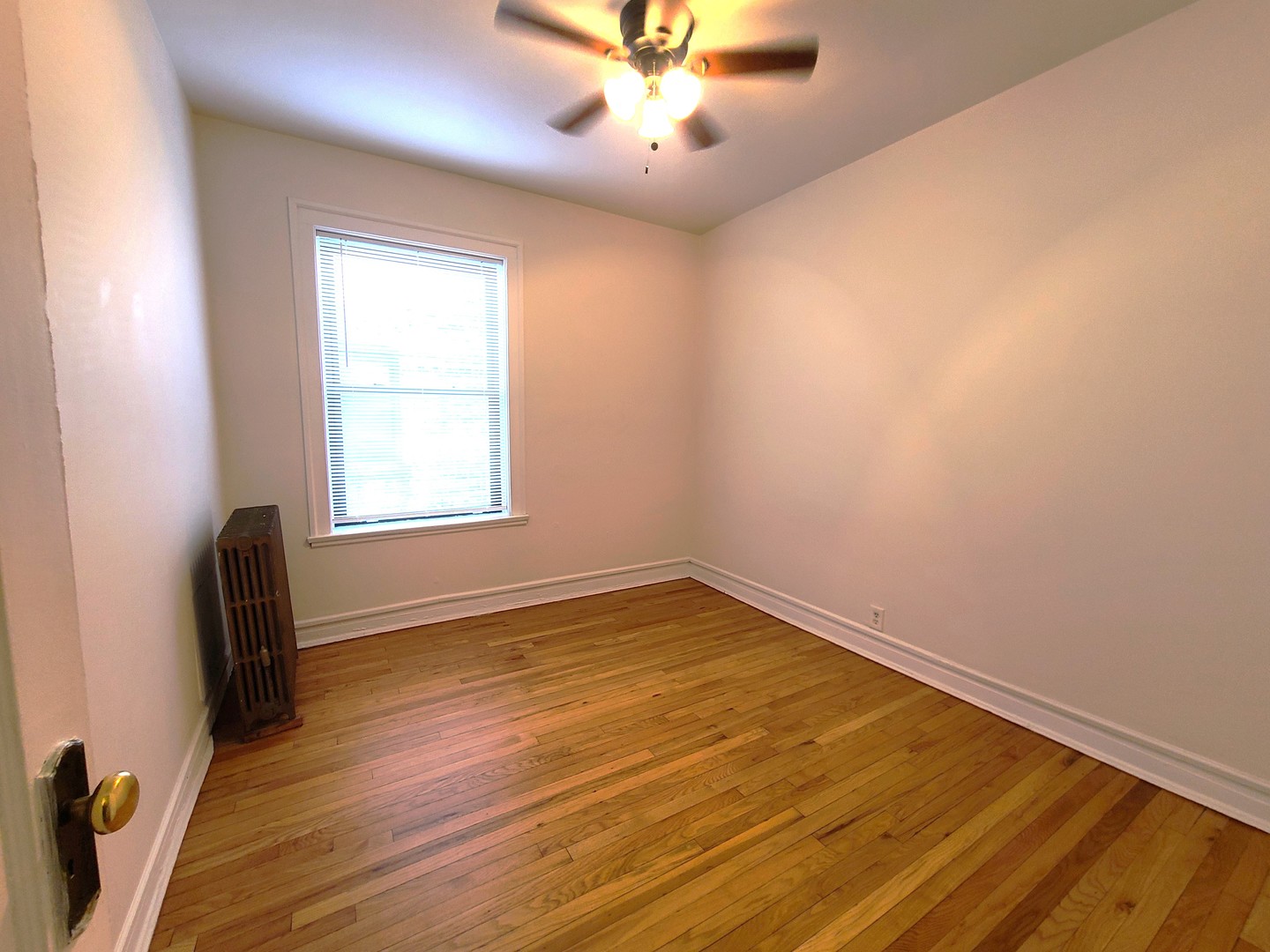 707 W Cornelia Avenue Unit: 3R