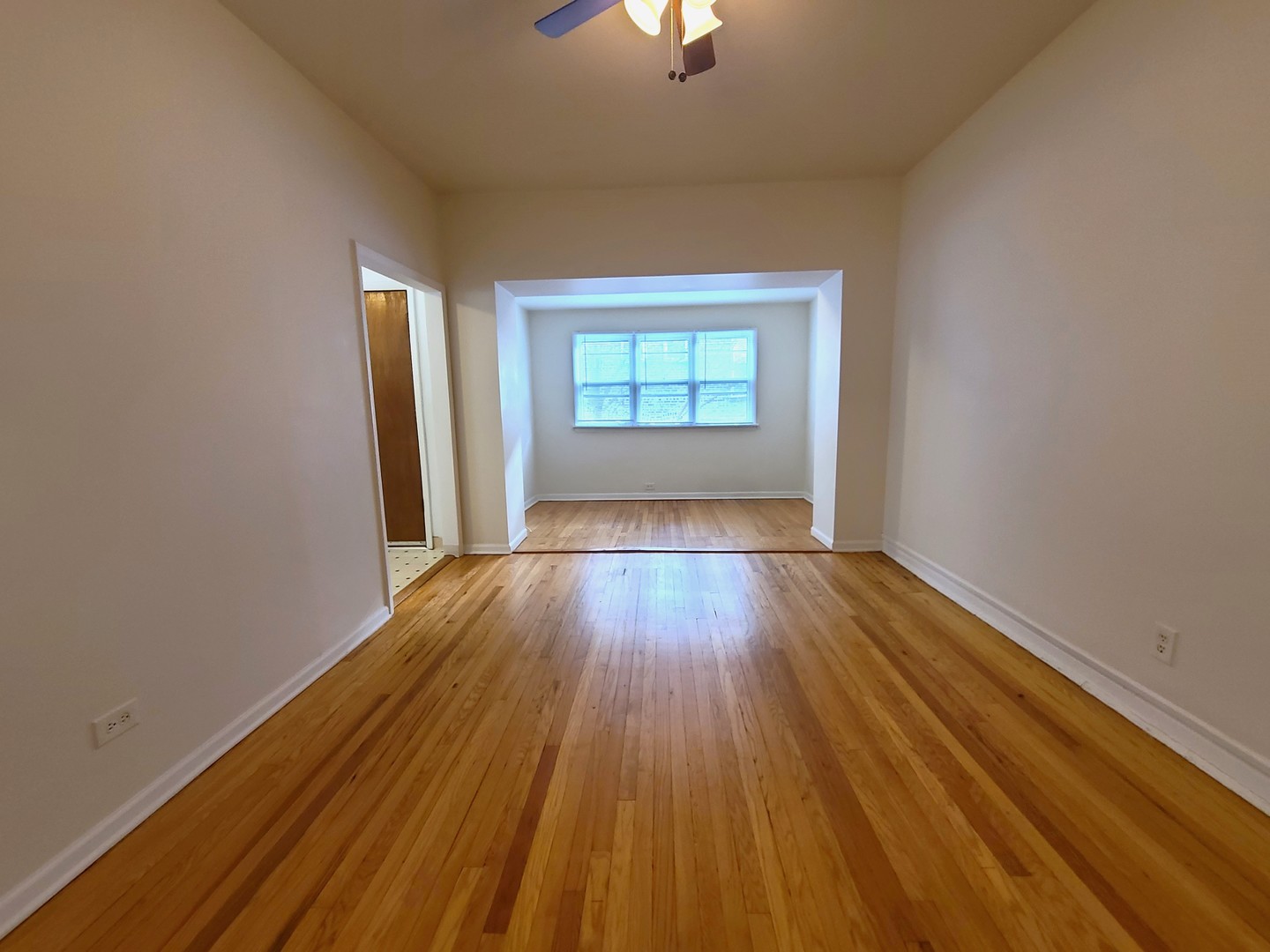 707 W Cornelia Avenue Unit: 3R