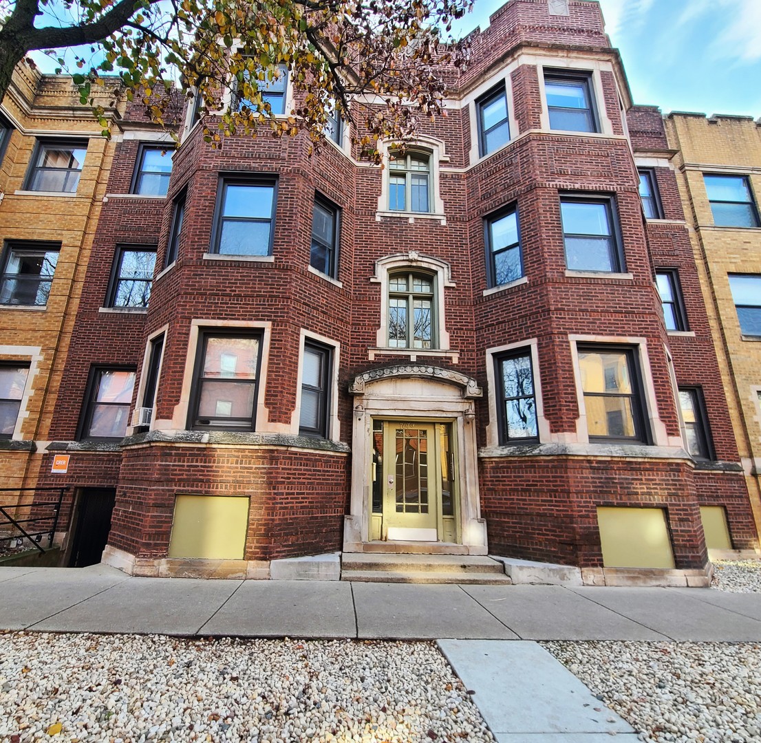 707 W Cornelia Avenue Unit: 3R