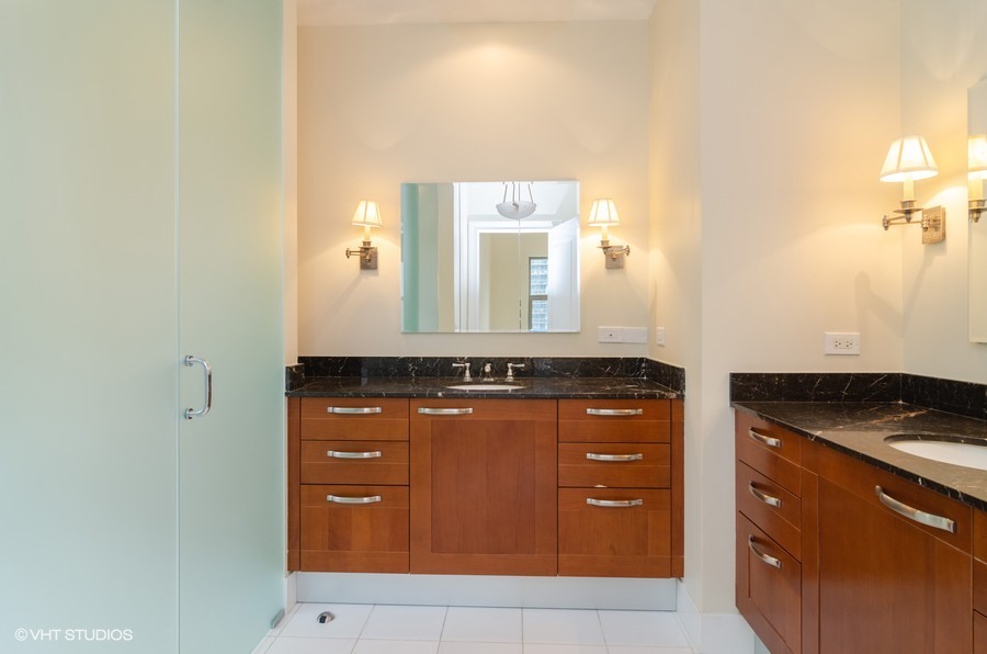 1035 N DEARBORN Street Unit: 14W