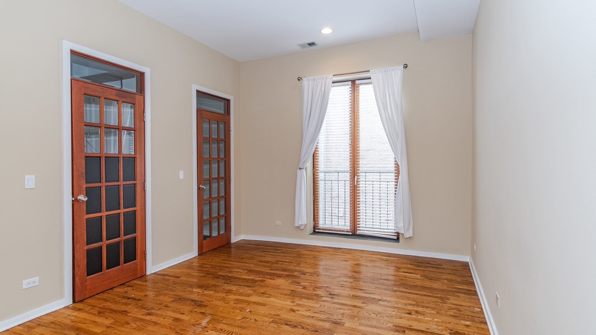 1885 N Winnebago Avenue Unit: 4E