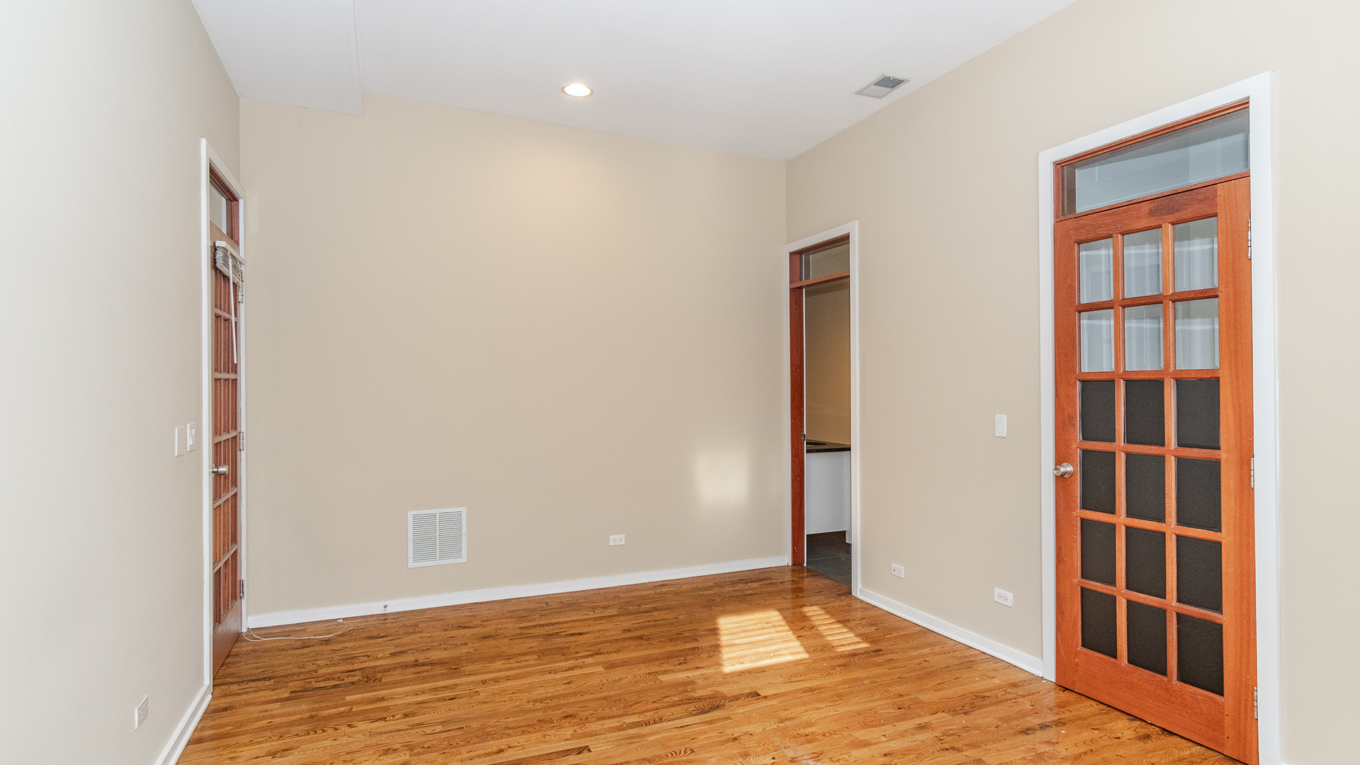 1885 N Winnebago Avenue Unit: 4E